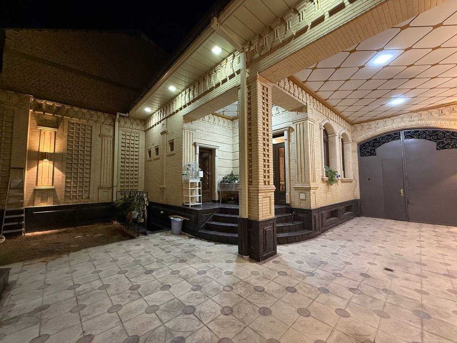 Продаётся дом в центре города с развитой инфраструктурой 2 сотки