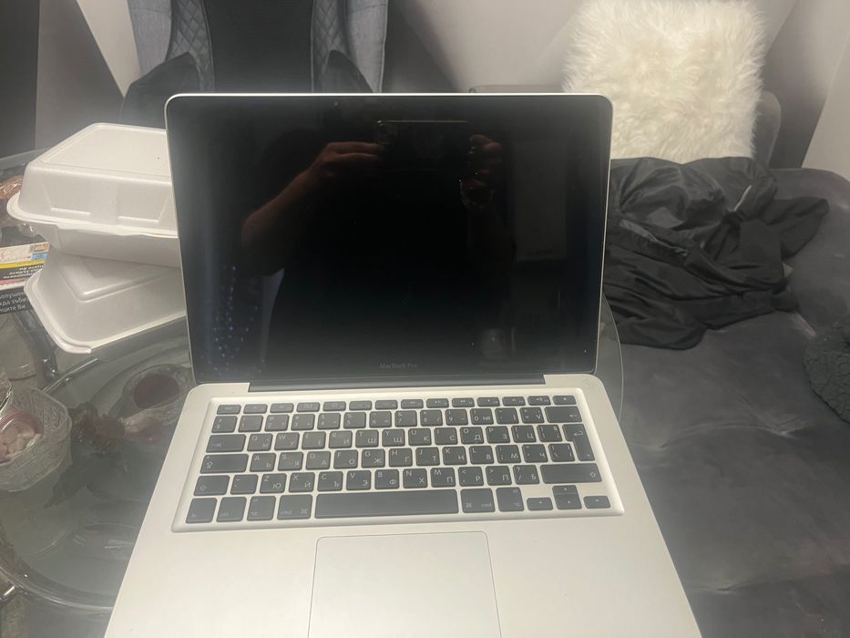Продавам MacBook Apple