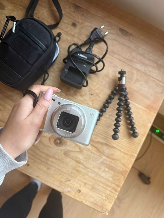 Canon PowerShot SX740 HS Travel Edition + minitrepied si geanta