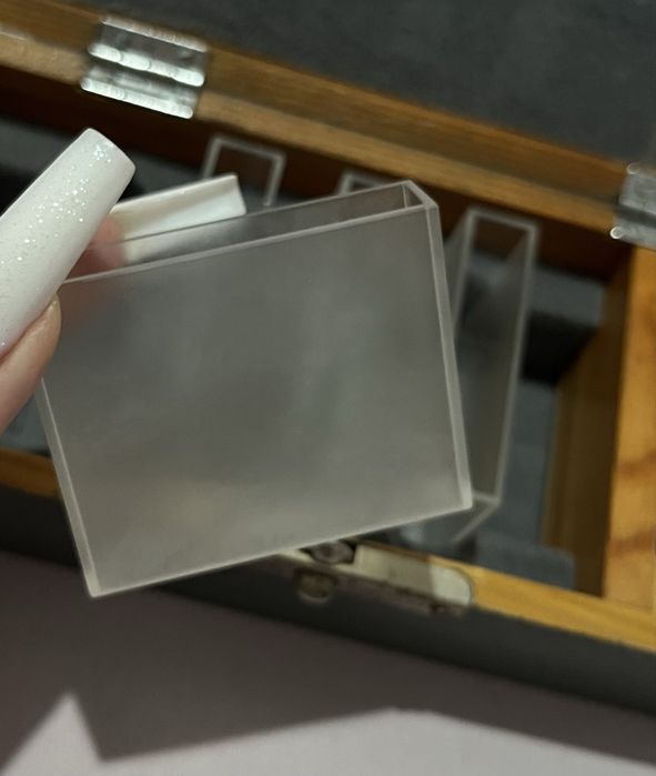 Set 7 cuvete din cuarț pentru laborator si cutia lor de depozitare