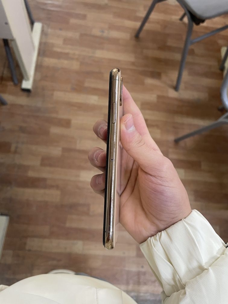 iphone xs srochni sotiladi