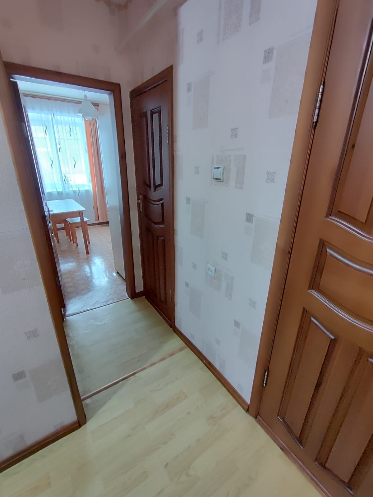 Продам 2 х комн квар. 5-12, 1  этаж