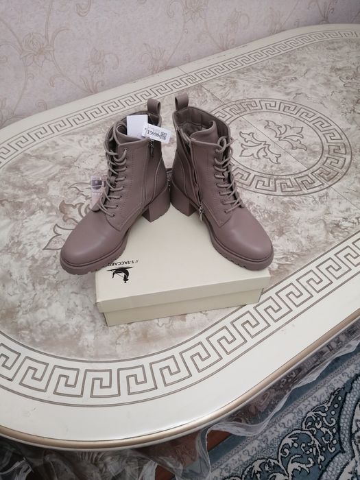 Продаётся женская обувь