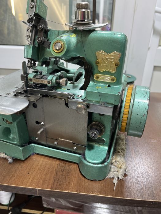 Оверлог б/у в хорошем состоянии