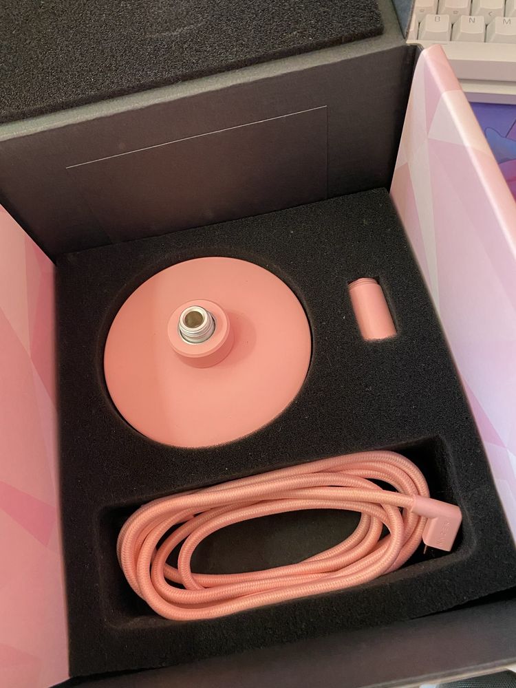 Микрофон Razer Seiren X pink