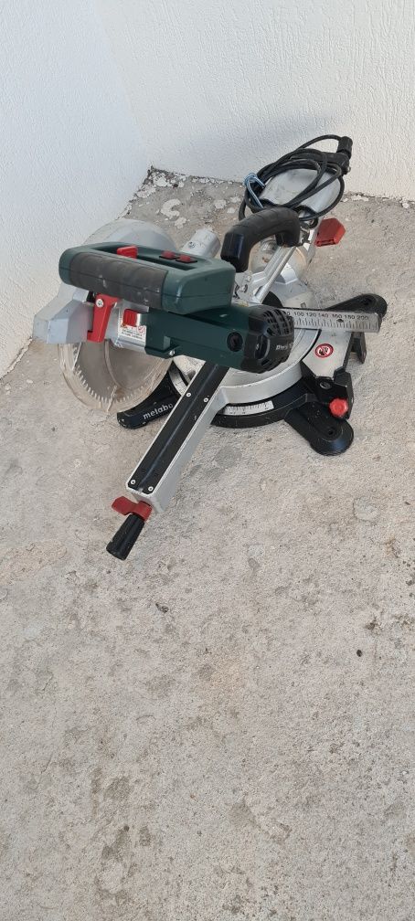 Circular unghiular Metabo KGS 216 M