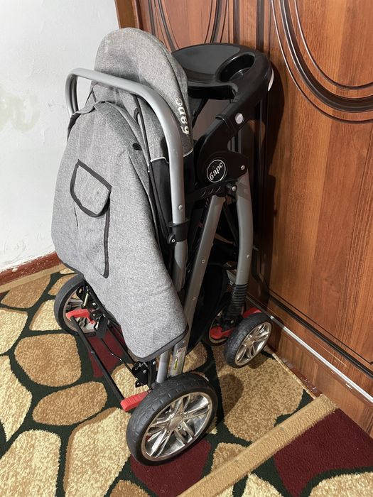 Продаеться коляска и качалка