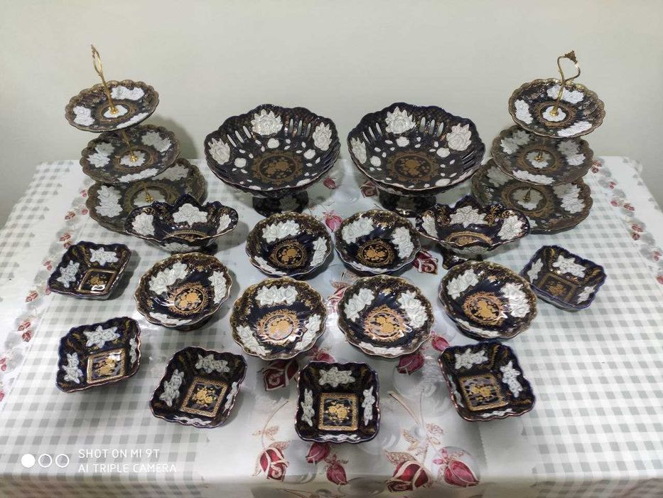 Продаётся набор посуд "Мадонна" в отличном состоянии.