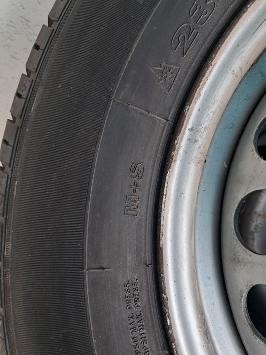 Vand anvelope cu jante