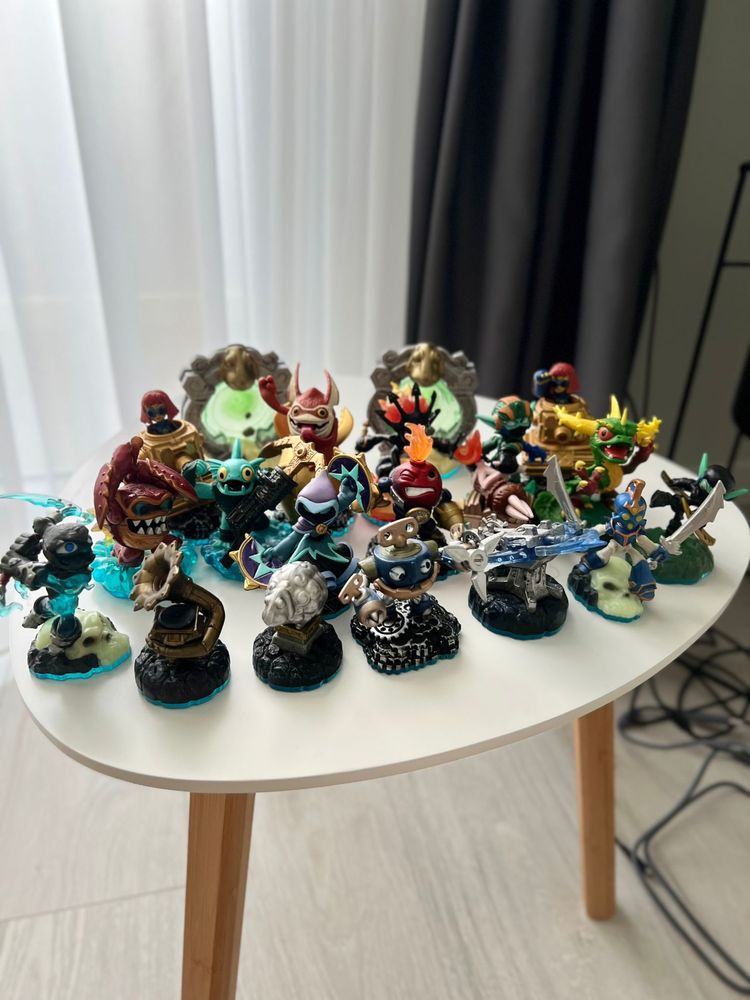 Colectie SkyLanders - figurine + jocuri