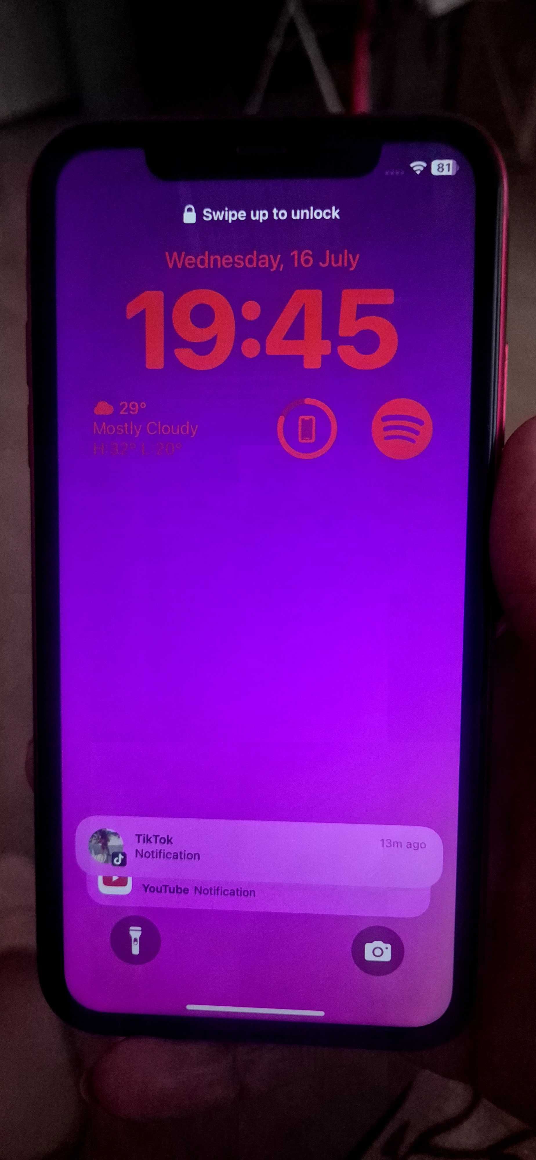 iPhone 11 много запазен!