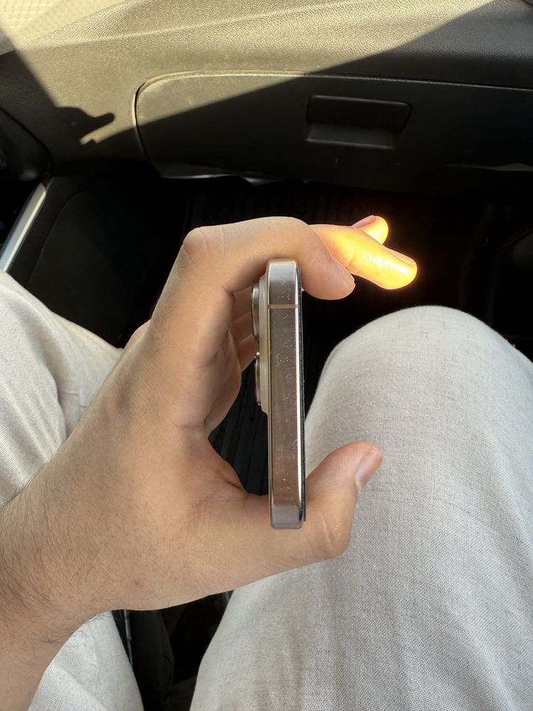 Продается Iphone 16 pro Сотилади