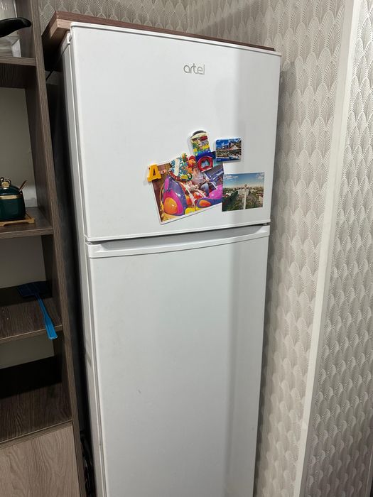 Продам холодильник новая ему 3 месяца