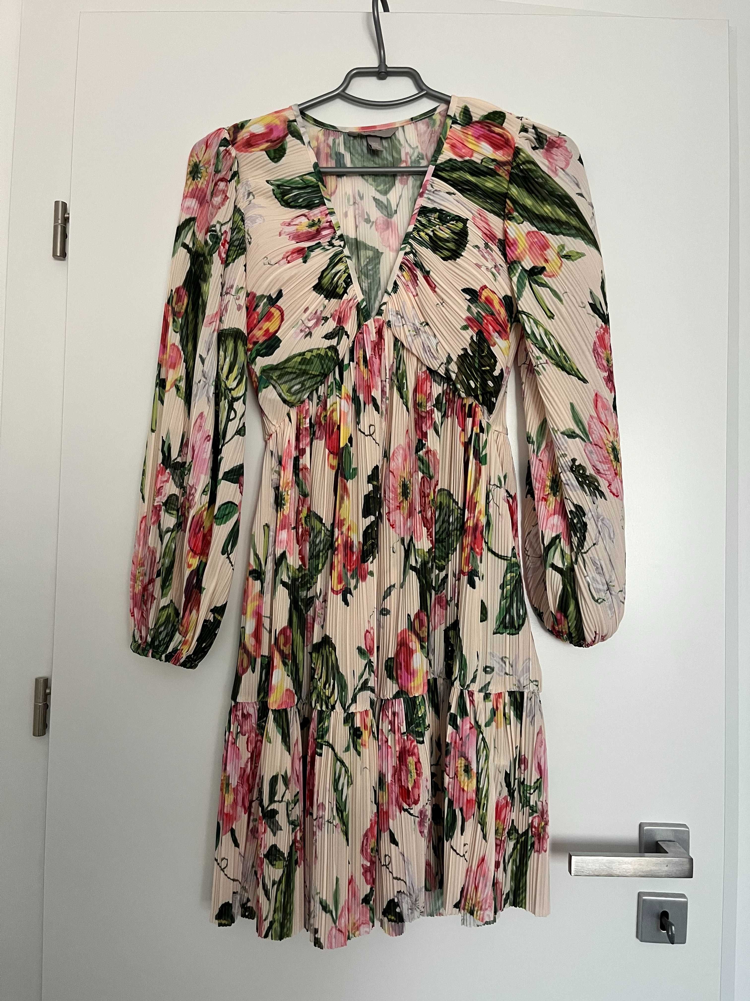 Rochie scurtă H&M, nouă fara eticheta