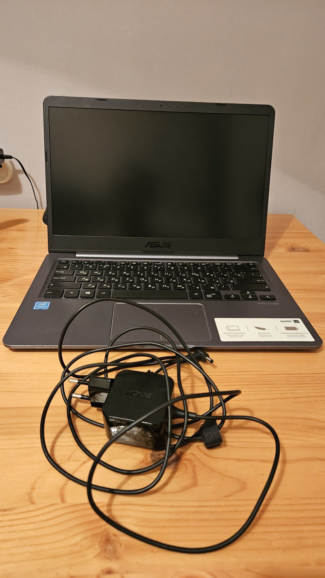 Ноутбук ASUS Laptop