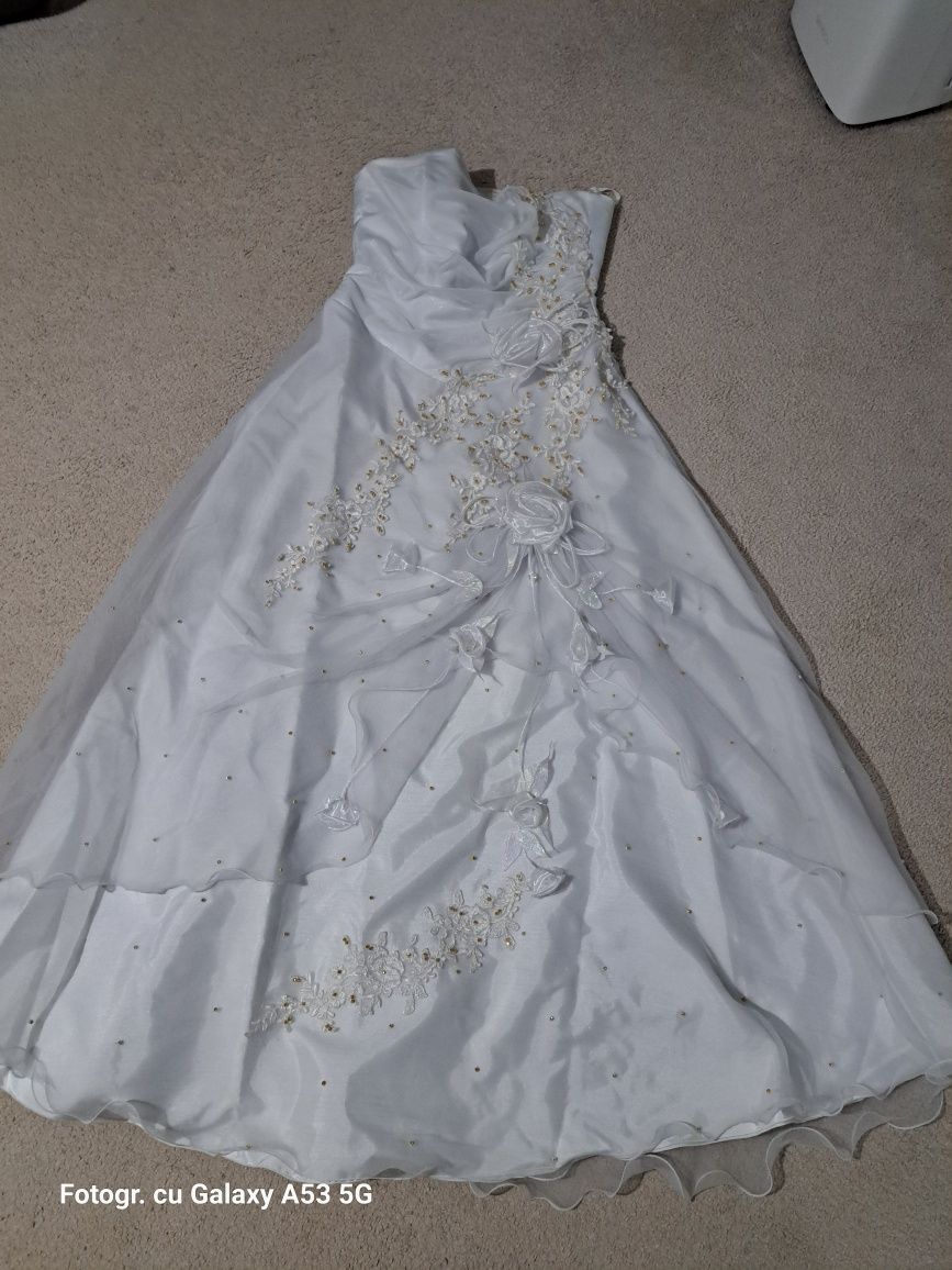 Vand rochie mireasa