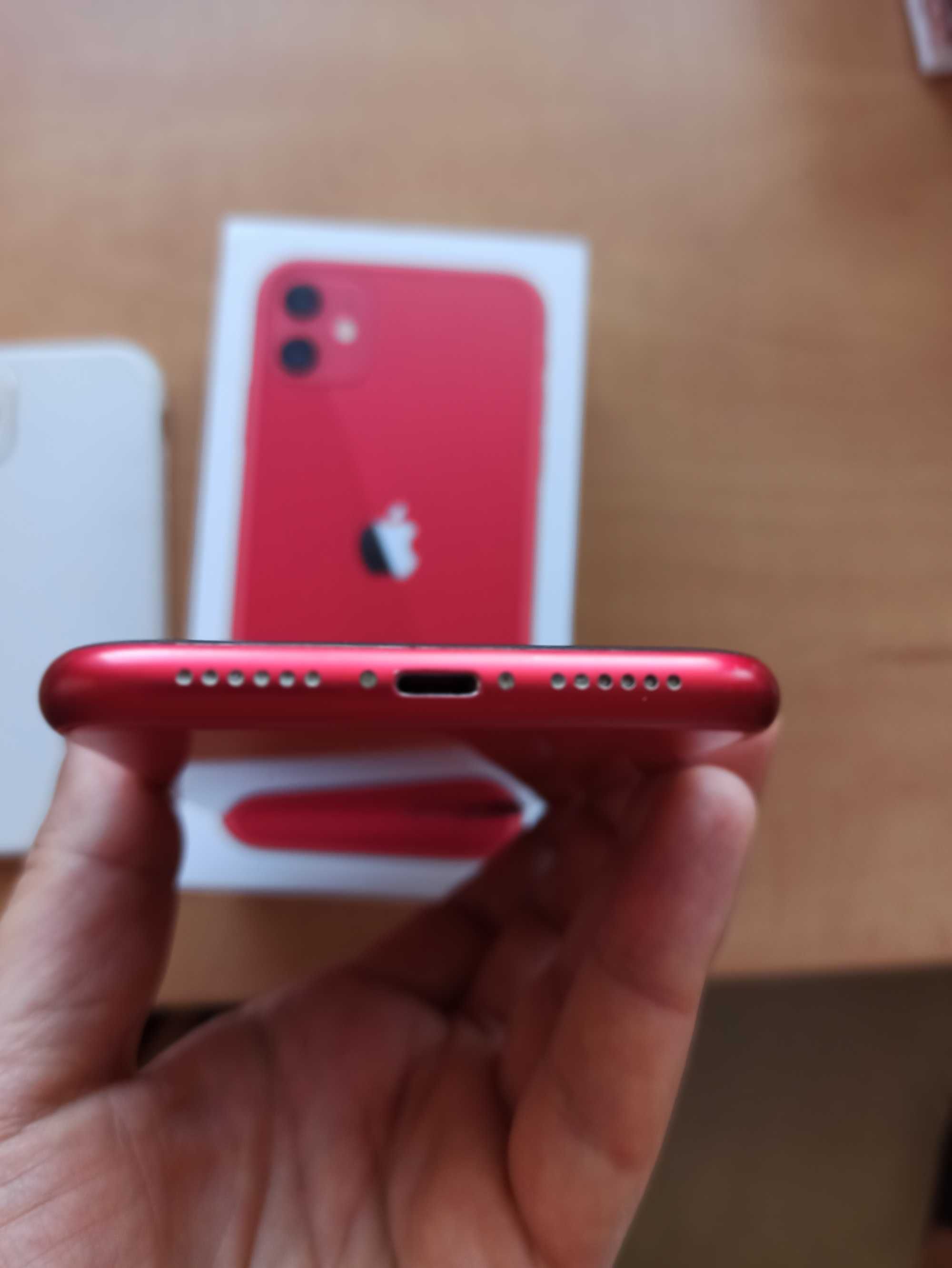 Продавам много запазен червен на цвят iPhone 11 128gb