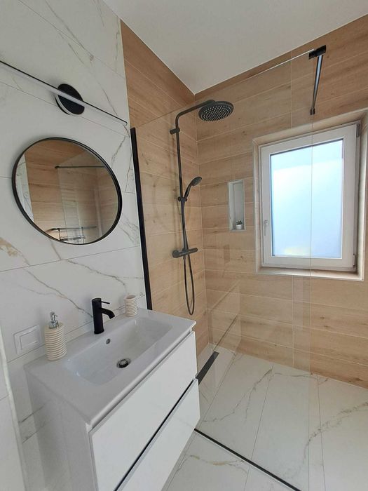 Dau în chirie apartament