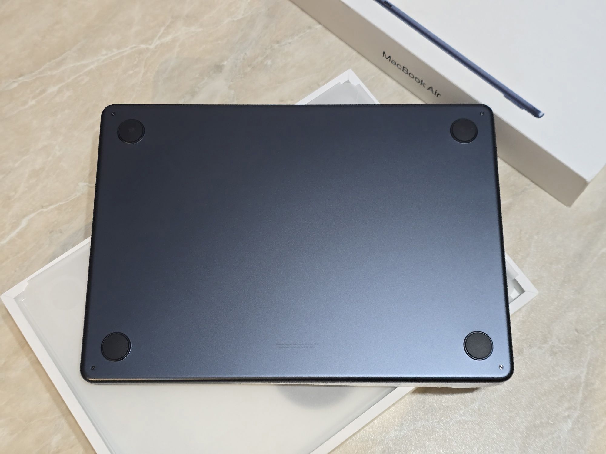 MacBook Air M3 24/1TB 3 цикла