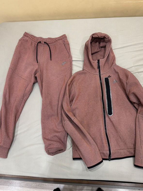 Nike tech fleece