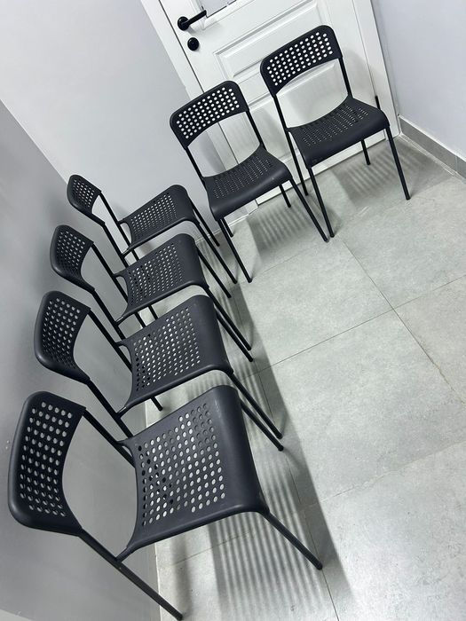Продам новые стулья