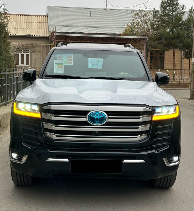 Tayota Land Cruiser 300 VX  2025 4 Ltr Mator