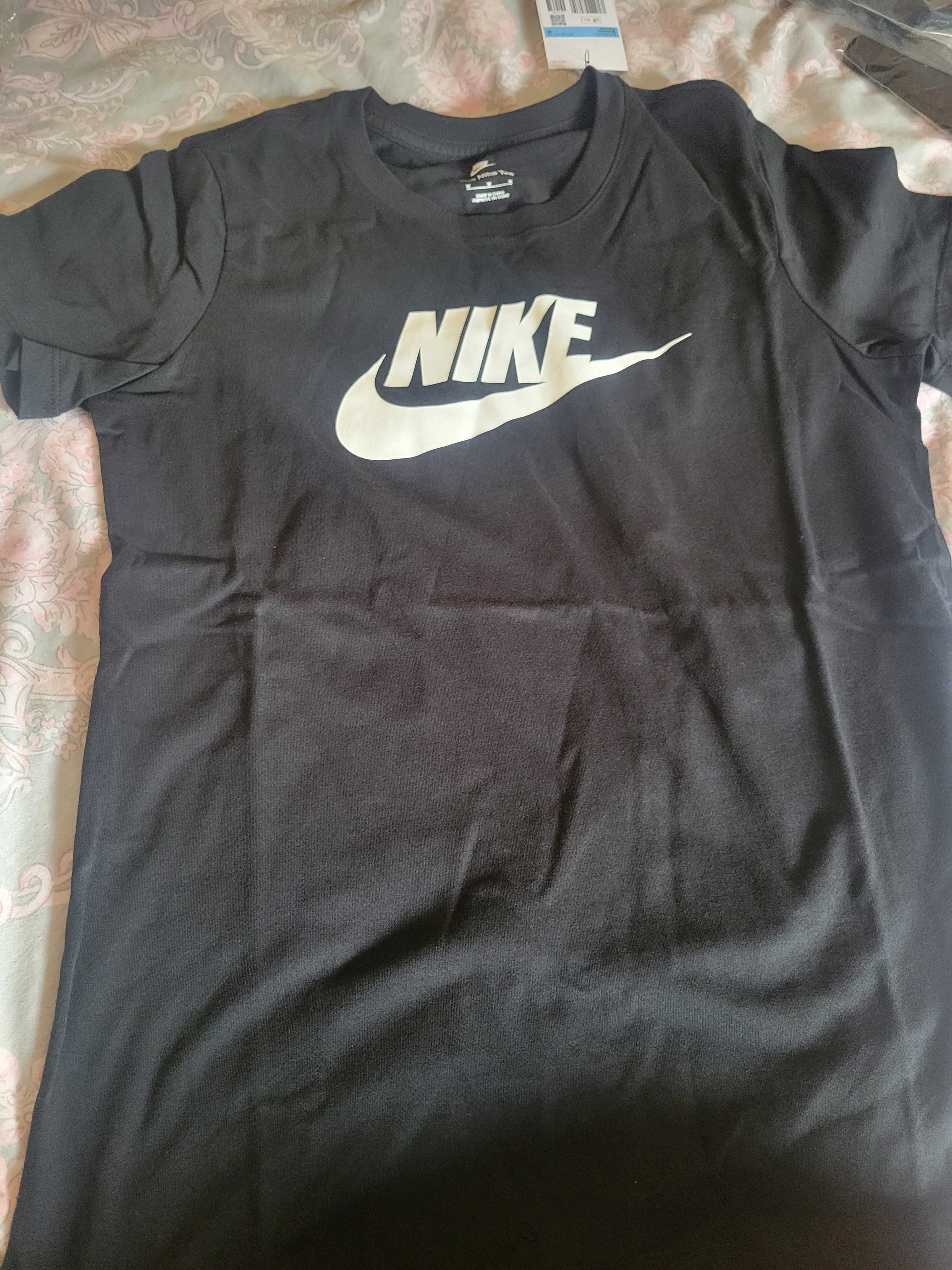 Тениска Nike Sportswear с лого - чисто нова, оригинал, размер М