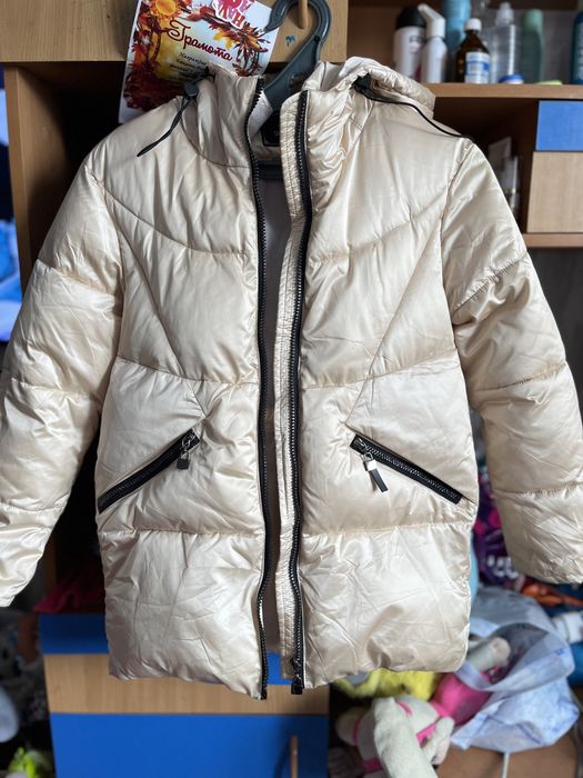 Продам детские куртки ( зима - весна )