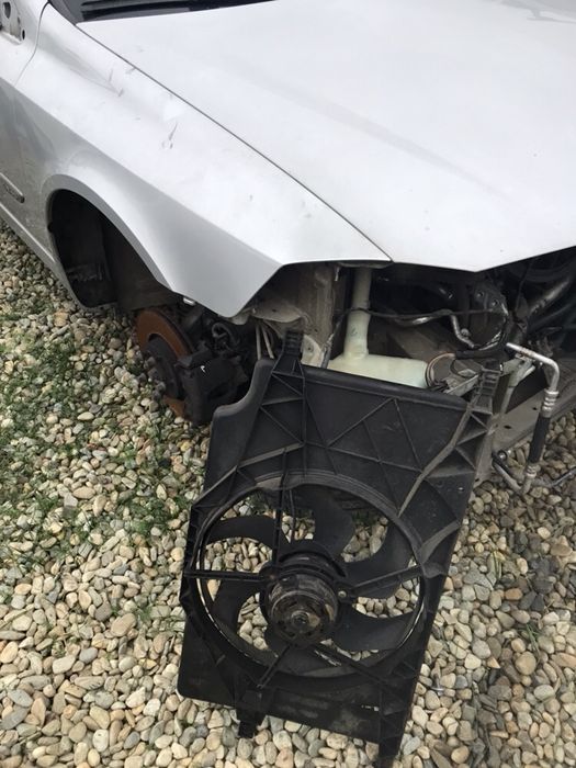 Vând electroventilator Renault Laguna 2 2002-2009