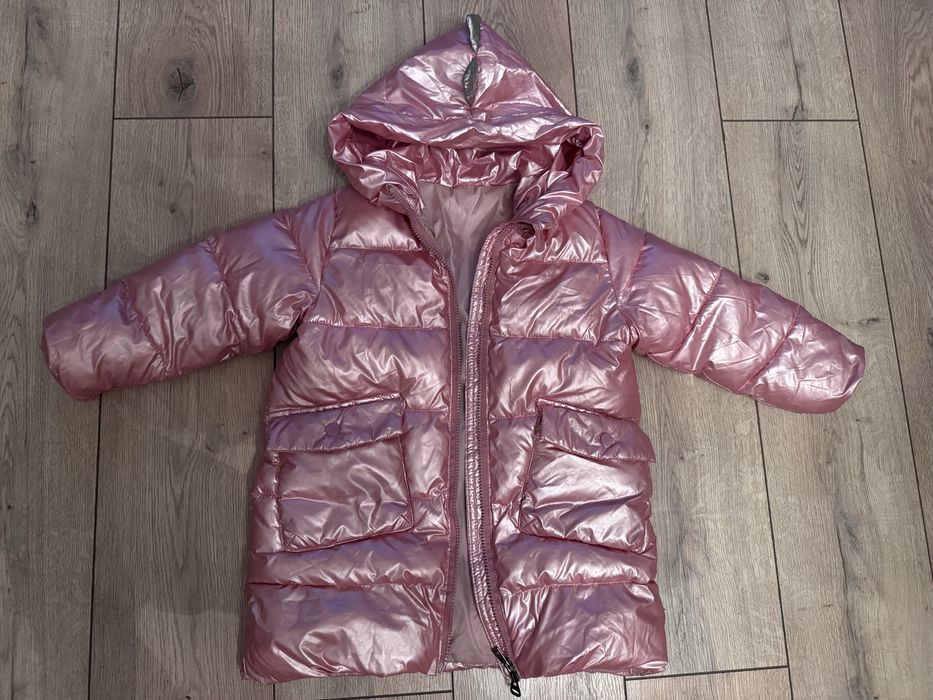 Продам зимние, тёплые куртки на 3-5 лет в отличном состоянии.