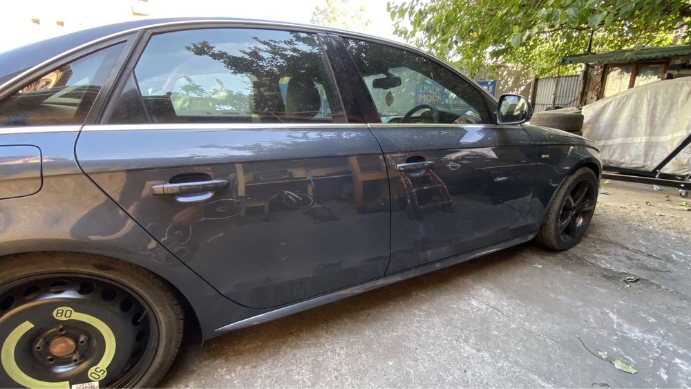 Uși/Usa Stanga/Dreapta Audi A4 B8 (2008-2011)  LZ7H