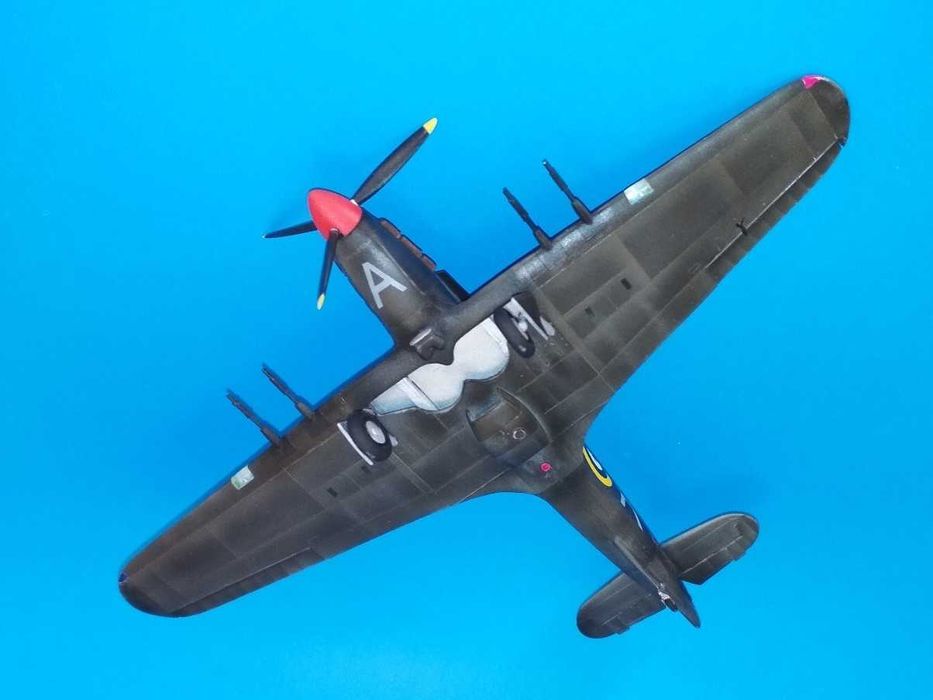 модель конструктор самолёта истребителя Харикейн 1/72 Англия!