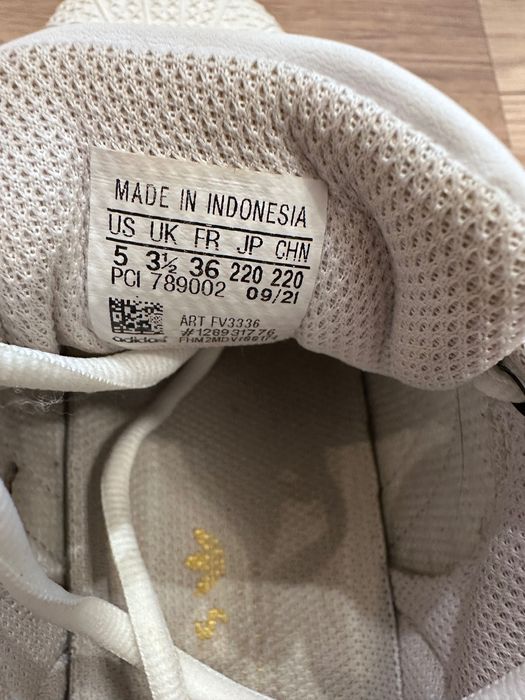 Продавам дамски маратонки Adidas