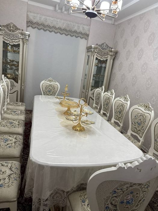 Srochna sotiladi faqat srochniga stol stullar sifati zoʻr yangi