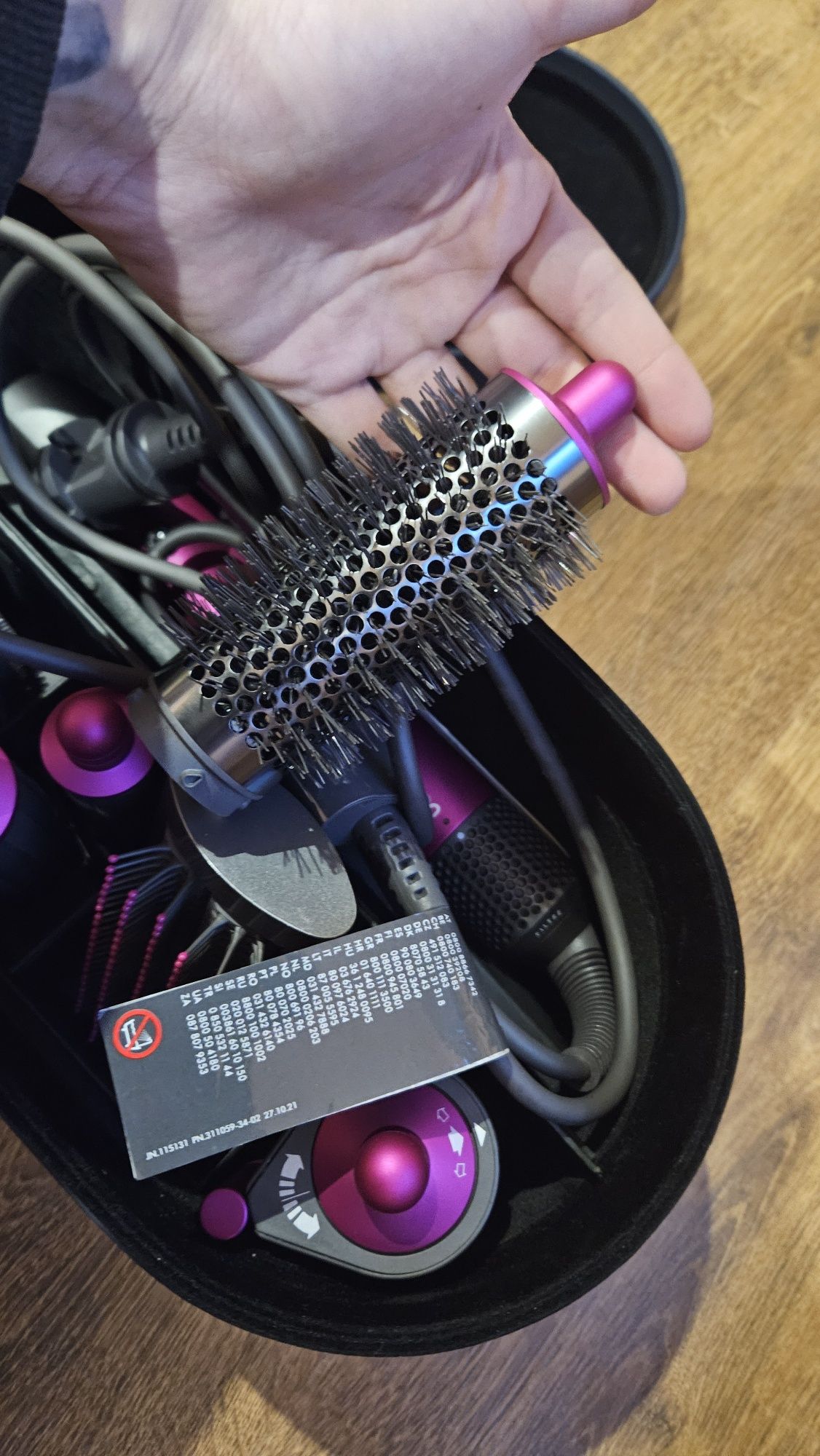 Продавам Dyson сешоар-маша