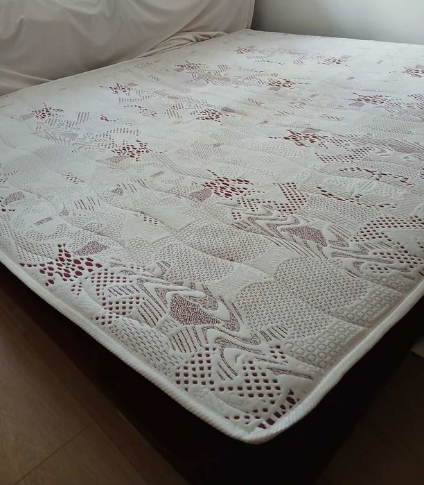 Матрак 164/190 см, с вентилация