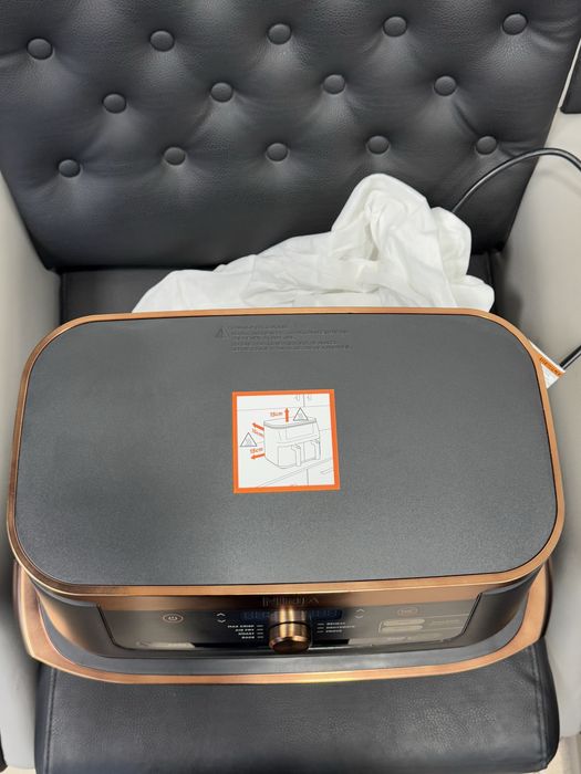 Продавам нов air fryer Ninja Foodie AF500EU