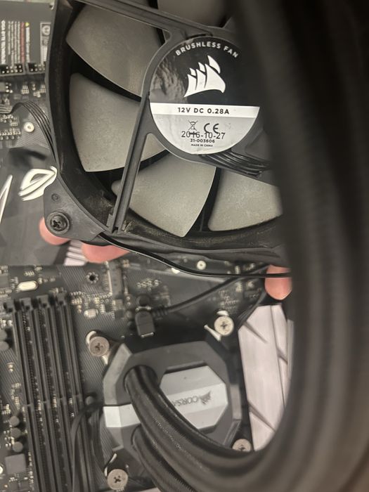 Vand Kit ASUS Strix Z270e Gaming + Intel i7 7700K + Corsair H80 v2