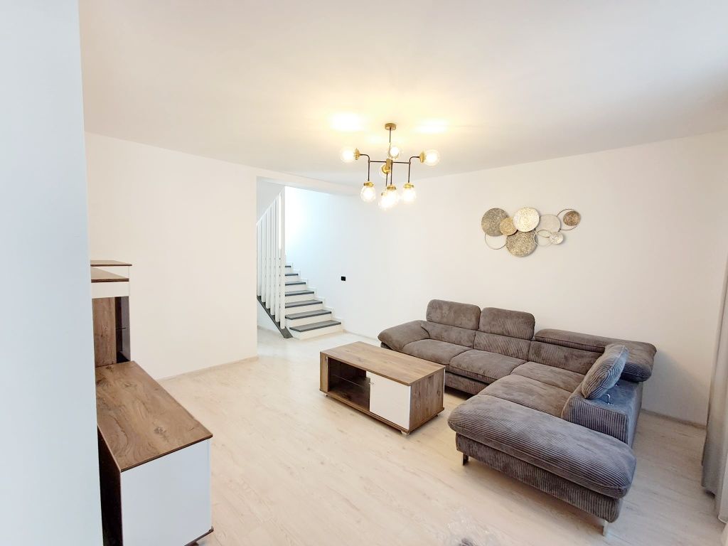 Închiriem duplex format din 2 apartamente complet separate, fiecare cu