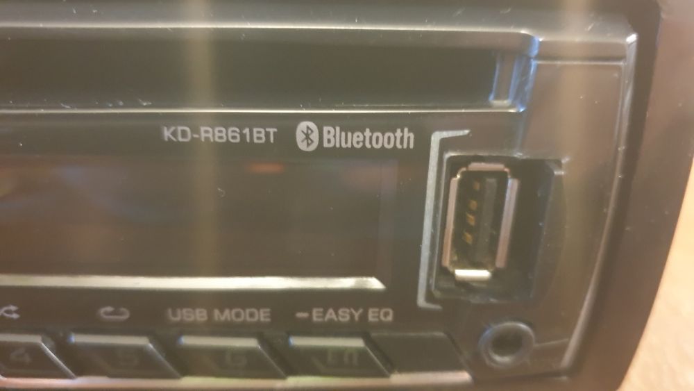 Авто плеър радио музика за кола JVC CD MP-3 USB AUX Bluetooth