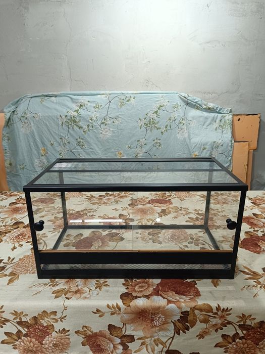 Террариум новый в наличии.