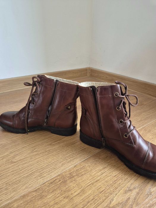 Кафяви кожени боти