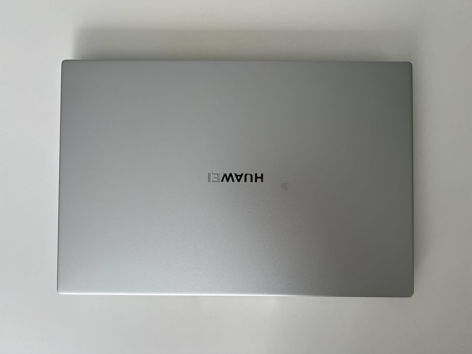 Laptop Huawei MateBook D14 – elegant, ușor și performant!