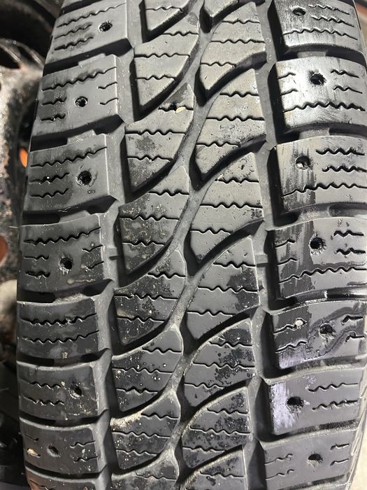 Jante Mercedes Sprinter de otel( 6 gauri)cu anvelope  iarna