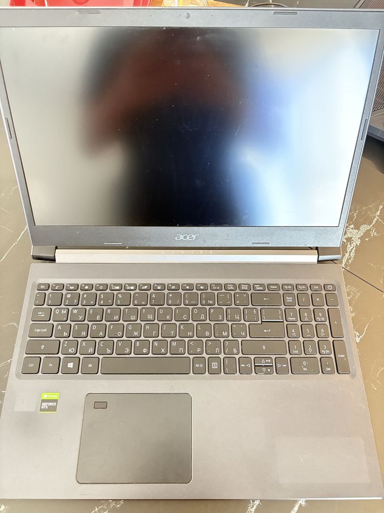 Acer Aspire 7 (A715-42G) risen 5