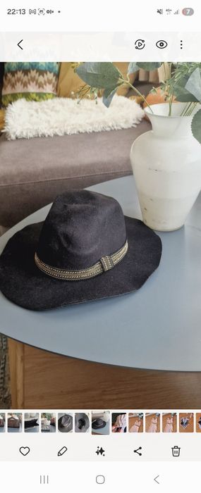 Чисто нова Черна шапка Zara