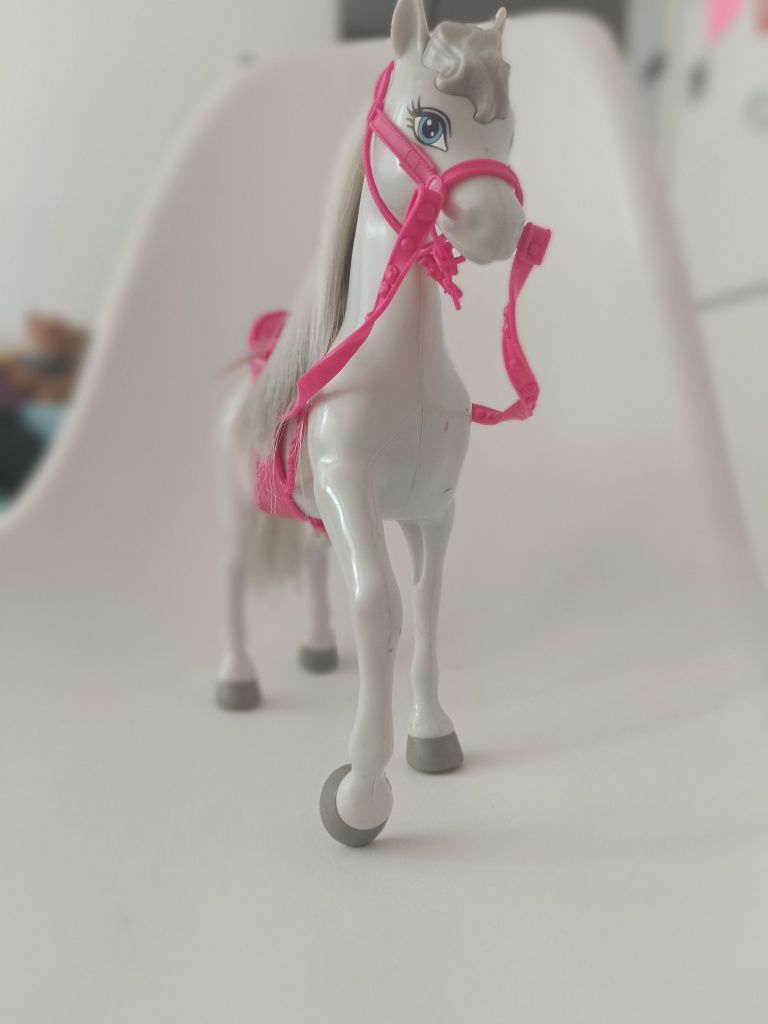 Calul lui Barbie Mattel