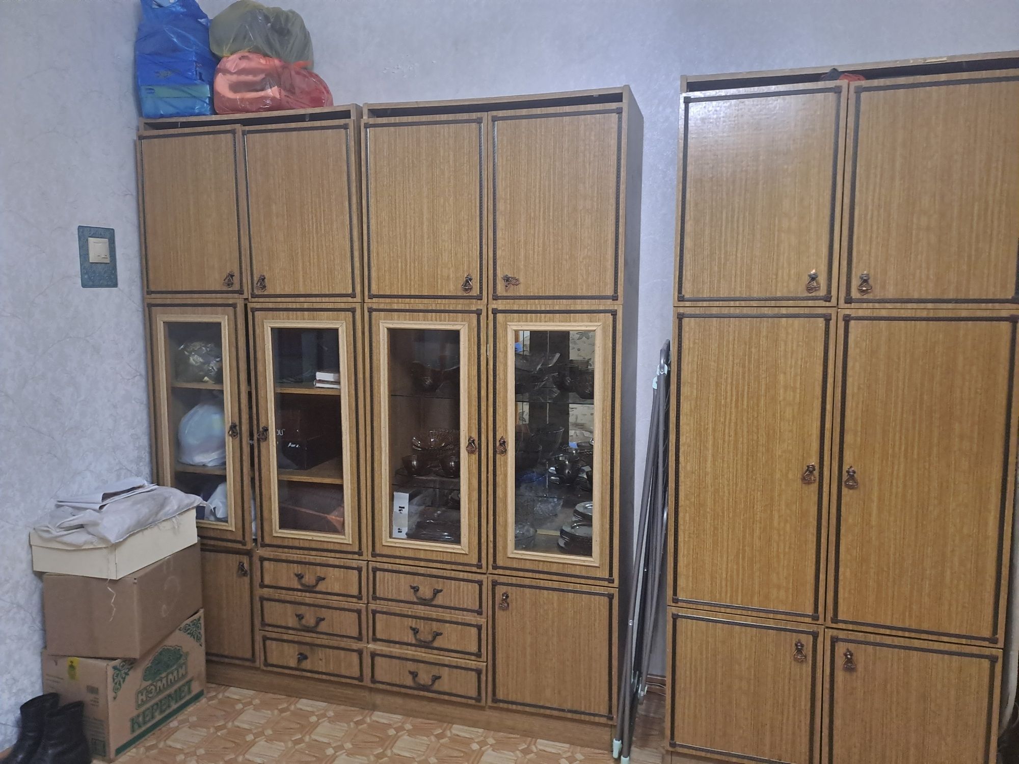 Продам б/у шкафы