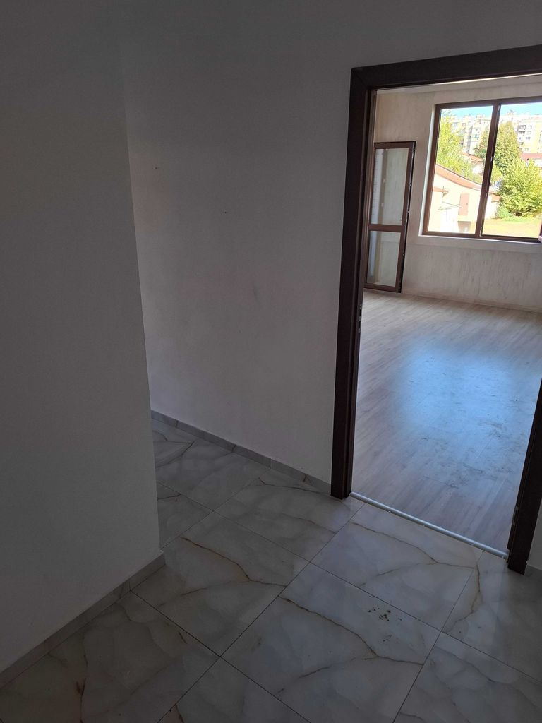 Продава се Двустаен апартамент в Ямбол, Георги Бенковски - 64 кв.м за 678 €/кв.м - Снимка #12