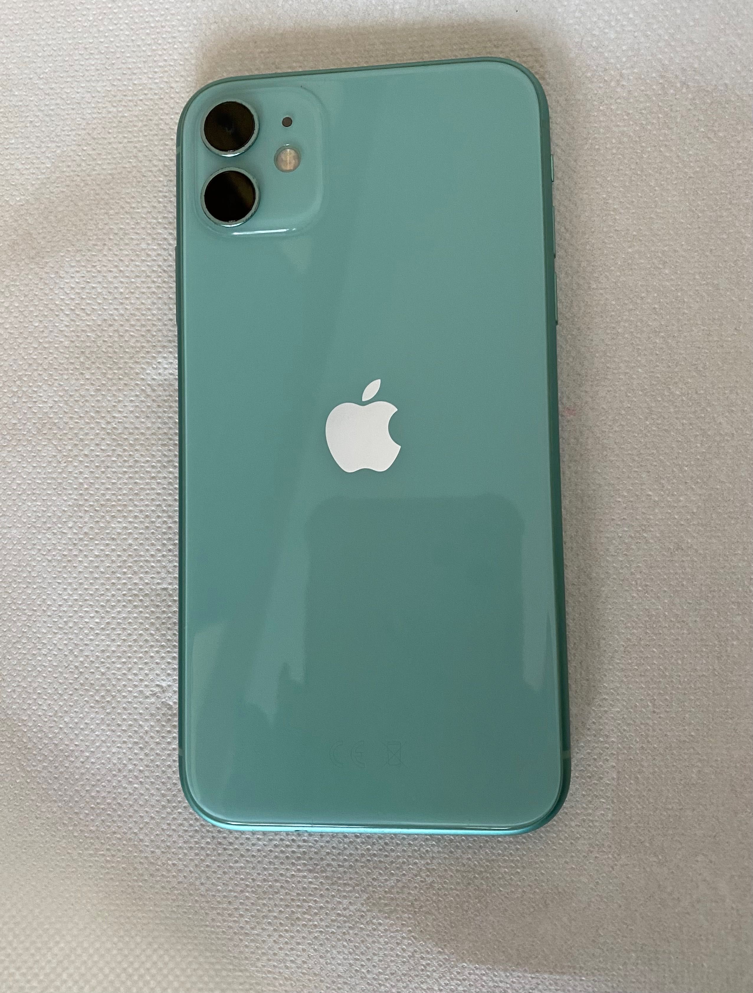 Vând IPhone 11, verde